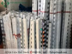 Thanh treo sắt sơn tĩnh điện màu trắng ngà giá rẻ tại kho Vật Liệu Nhà Xanh
