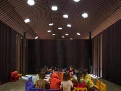 Tấm lợp sinh thái Onduline lợp mái tăng khả năng cách nhiệt, chống ồn