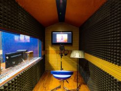 Ứng dụng mút tiêu âm trong phòng thu âm