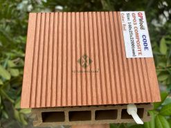 Ván nhựa lót sàn ngoài trời